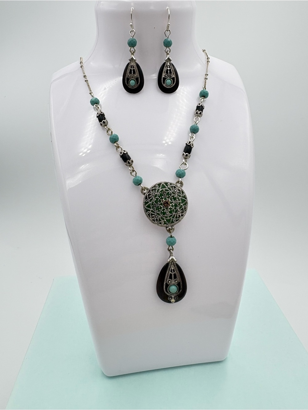 Vintage 2009 Avon Turquoise & Brown Medallion Necklace & Matching Earrings - Picture 9 of 14